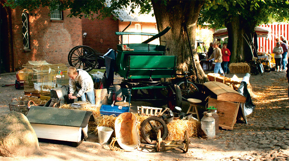 Antik & Trödelflohmarkt – Schnäppchenjagd auf dem Lande